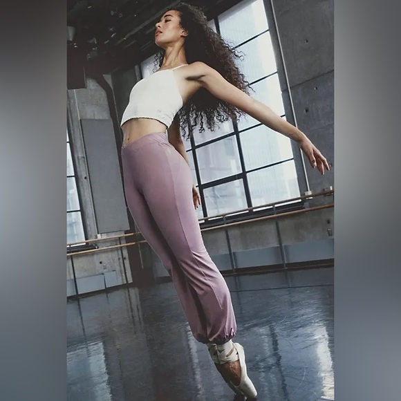 FP Movement Let’s Bounce Bubble Pants - Picture 1 of 12